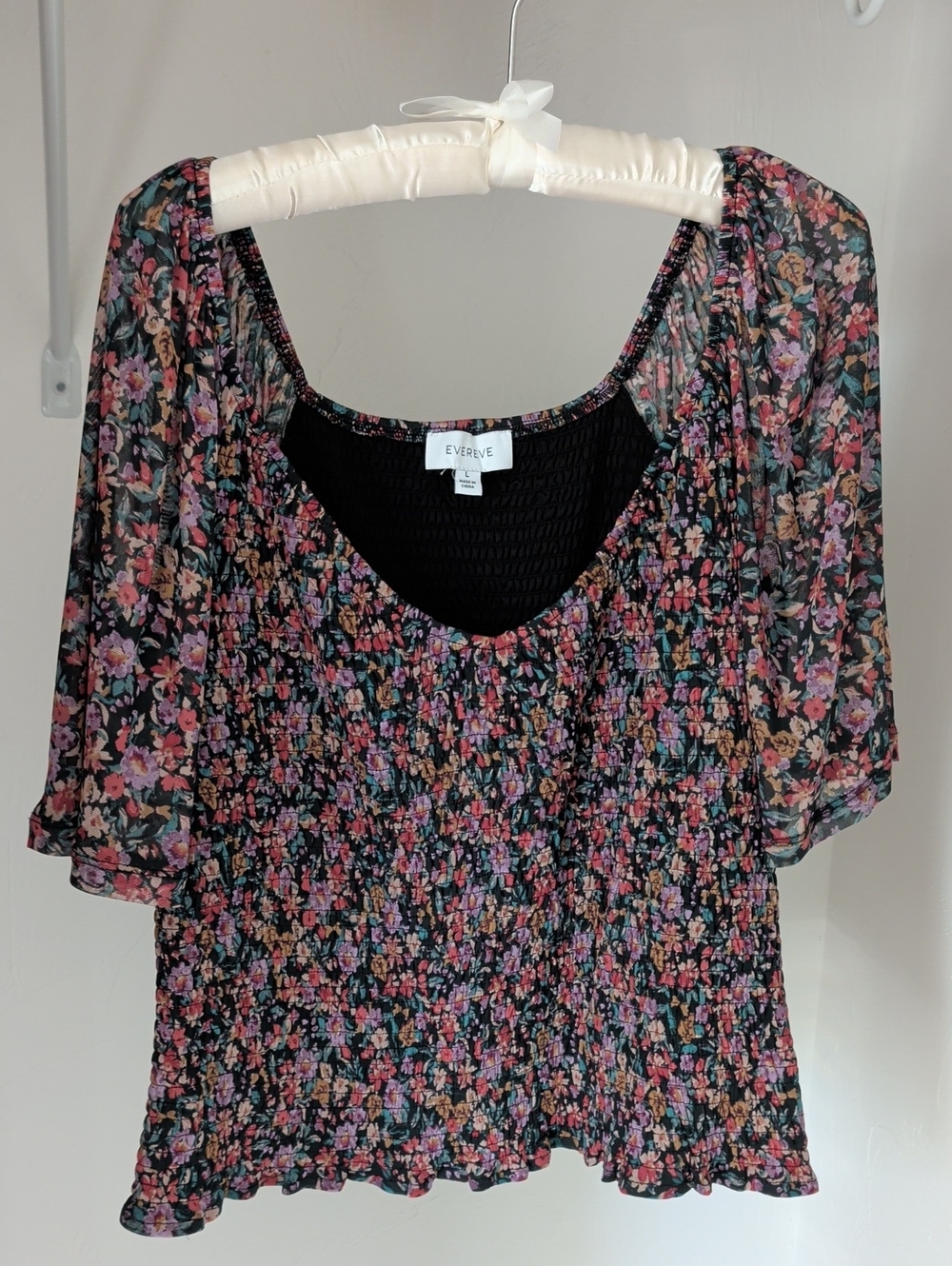 Evereve Black Floral Puff-Sleeve Smocked Blouse